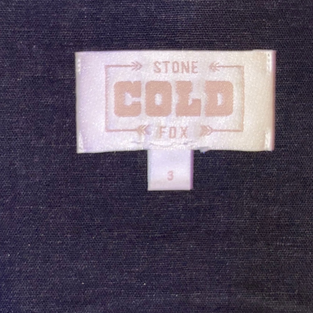 Stone cold fox top - Picture 3 of 3